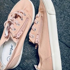 Shoes size 1 pink mauve no tie